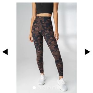 Vitality / Balance Athletica Ascend Camo Legging Medium